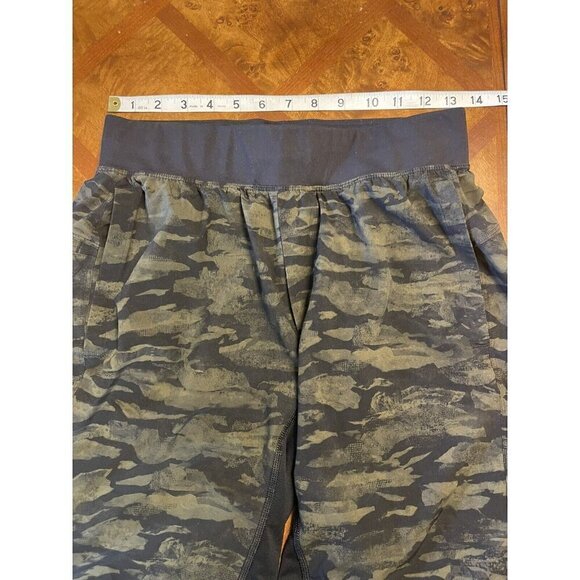 Lululemon THE Short Unlined 9" Men S Camo THE Training Green Black Lightweight - Picture 5 of 9